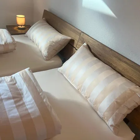 Ferienwohnung, 2 Zimmer, 4 Bis 6 Personen, 67 Qm, Mit Grossem Balkon, Entlang Am Fluss, An Der Aach, Am Bodensee, Nah Am Naturschutzgebiet Singen  Exterior foto