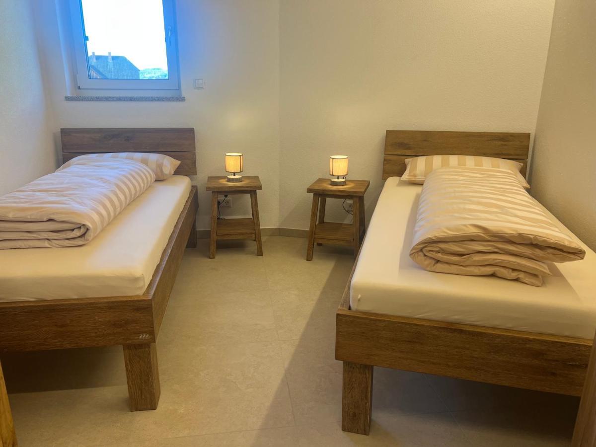 Ferienwohnung, 2 Zimmer, 4 Bis 6 Personen, 67 Qm, Mit Grossem Balkon, Entlang Am Fluss, An Der Aach, Am Bodensee, Nah Am Naturschutzgebiet