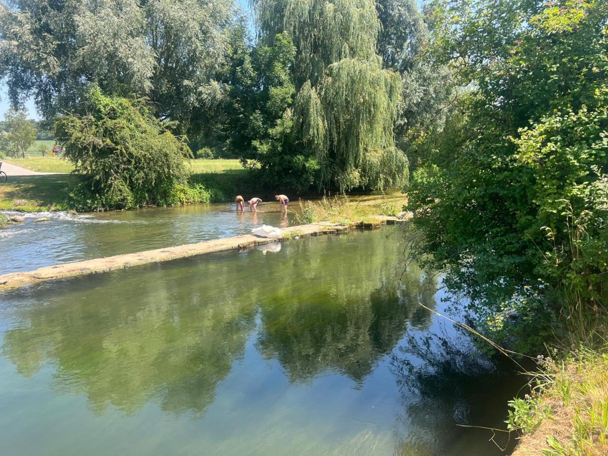 Ferienwohnung, 2 Zimmer, 4 Bis 6 Personen, 67 Qm, Mit Grossem Balkon, Entlang Am Fluss, An Der Aach, Am Bodensee, Nah Am Naturschutzgebiet