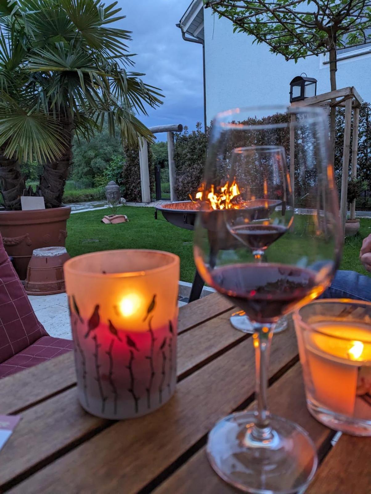 Ferienwohnung, 2 Zimmer, 4 Bis 6 Personen, 67 Qm, Mit Grossem Balkon, Entlang Am Fluss, An Der Aach, Am Bodensee, Nah Am Naturschutzgebiet Apartment