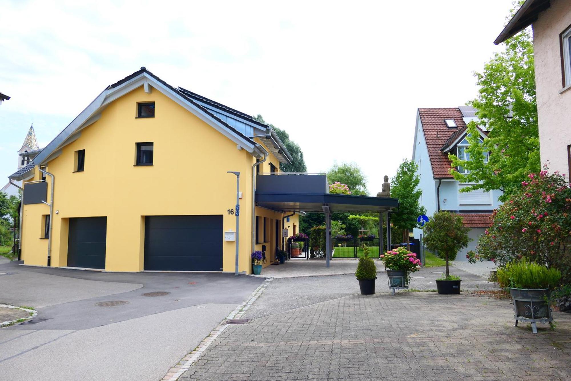 Ferienwohnung, 2 Zimmer, 4 Bis 6 Personen, 67 Qm, Mit Grossem Balkon, Entlang Am Fluss, An Der Aach, Am Bodensee, Nah Am Naturschutzgebiet Apartment Singen (Hohentwiel)