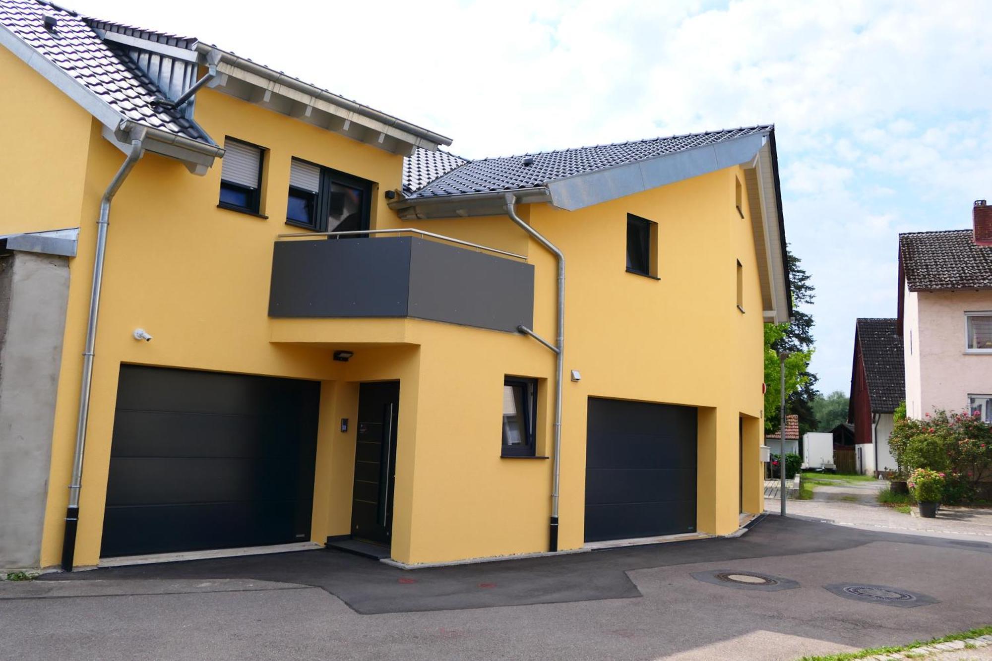 Appartement Ferienwohnung, 2 Zimmer, 4 Bis 6 Personen, 67 Qm, Mit Grossem Balkon, Entlang Am Fluss, An Der Aach, Am Bodensee, Nah Am Naturschutzgebiet Singen