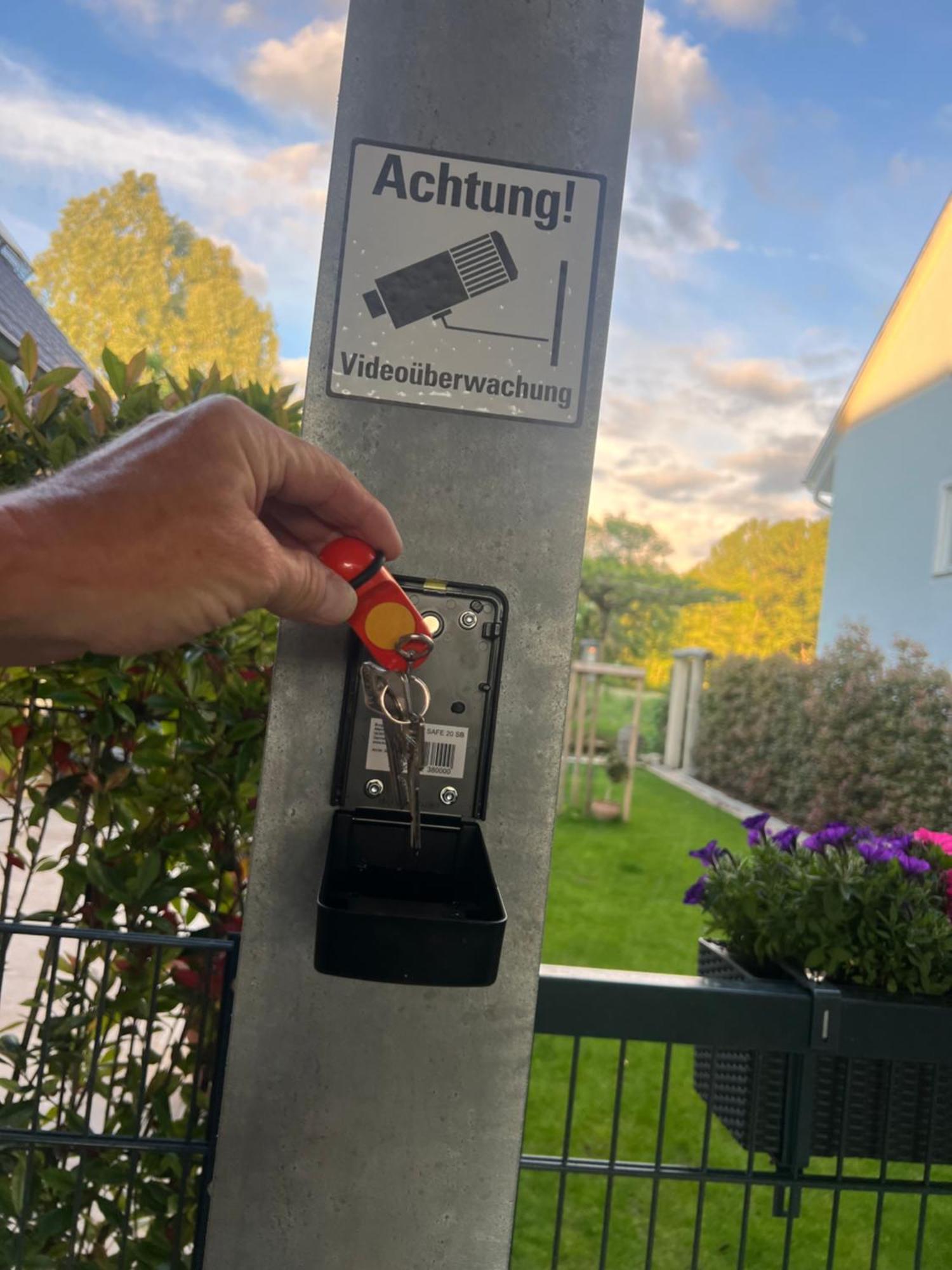 Ferienwohnung, 2 Zimmer, 4 Bis 6 Personen, 67 Qm, Mit Grossem Balkon, Entlang Am Fluss, An Der Aach, Am Bodensee, Nah Am Naturschutzgebiet * Singen
